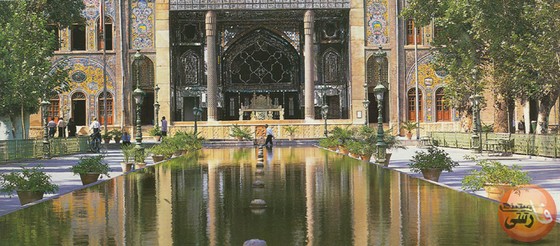 جاهای دیدنی تهران به زبان ایتالیایی کاخ گلستان Palazzo del Golestān از کاخ های دوره زندیه و قاجار است که در مرکز شهر تهران واقع شده  است.