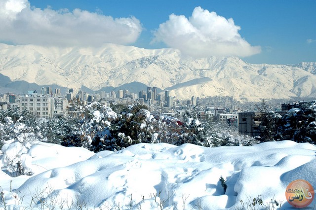 جاهای دیدنی تهران به زبان ایتالیایی توچال قله ای در شمال تهران و به ارتفاع ۳۹۶۲ متر می  باشد که بخشی از دامنه رشته  کوه  های البرز است Picco Tochal